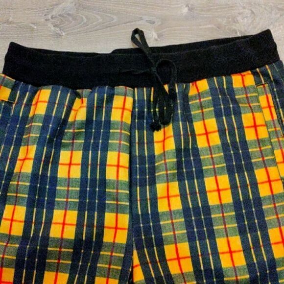 Plaid Fashion Nova Sweatpants - Picture 4 of 9